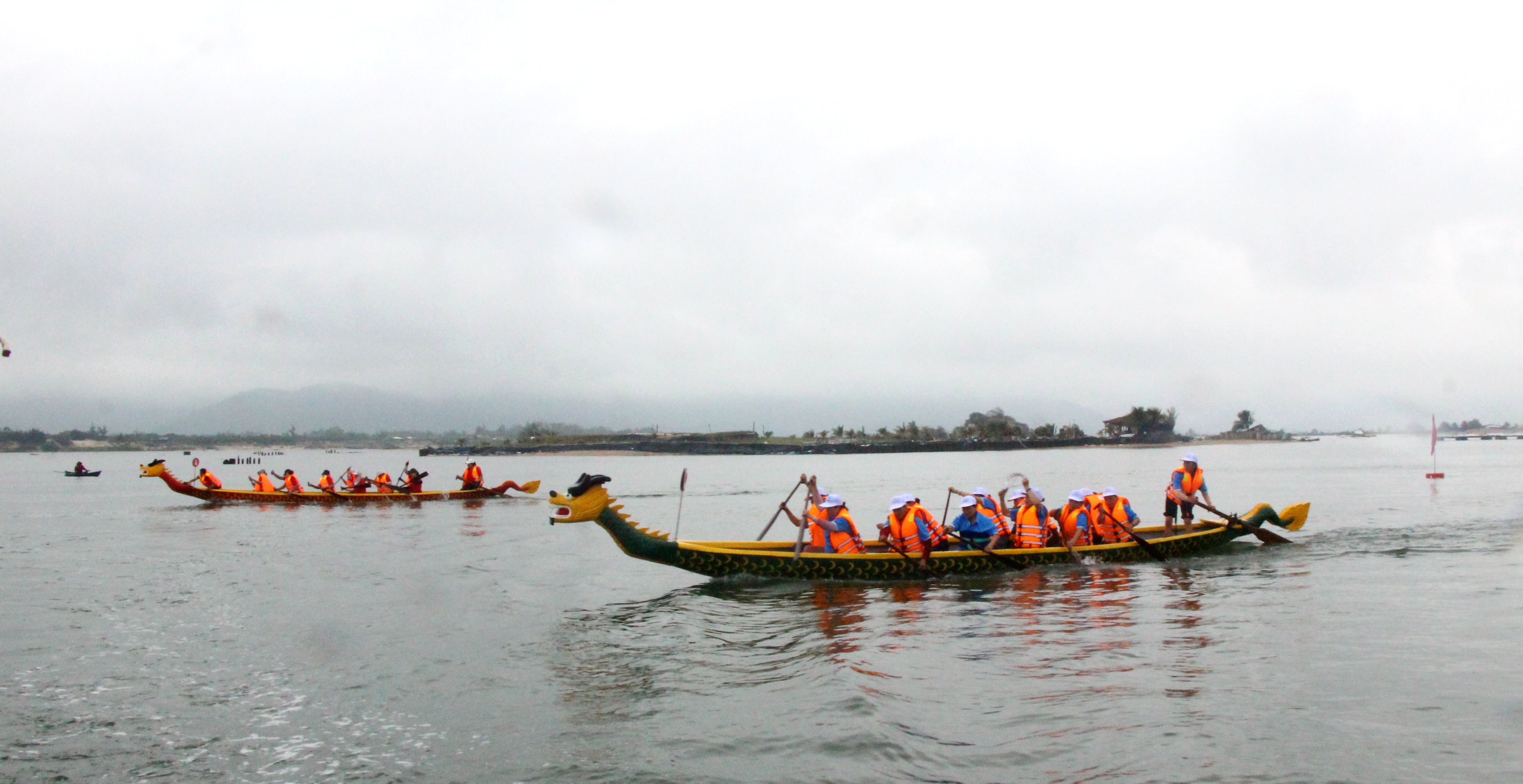 Sôi nổi lễ hội truyền thống Sông nước Đà Nông lần thứ I năm 2026