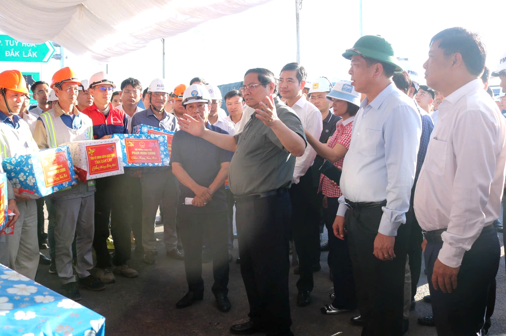 Thủ tướng Chính phủ Phạm Minh Chính kiểm tra Dự án thành phần đoạn Chí Thạnh - Vân Phong