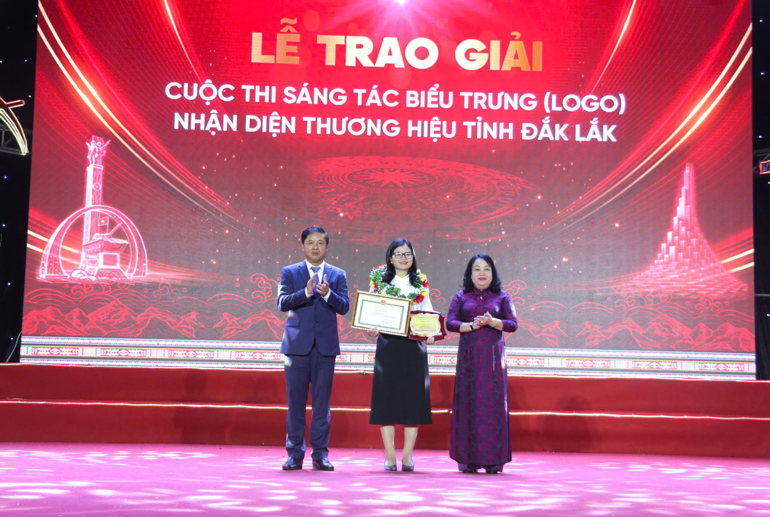 Tác giả Hoàng Thị Thu Thảo đạt giải Nhất Cuộc thi sáng tác biểu trưng nhận diện thương hiệu tỉnh Đắk Lắk