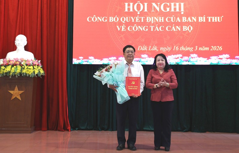 Công bố quyết định chuẩn y Ủy viên, Phó Chủ nhiệm Ủy ban Kiểm tra Tỉnh ủy Đắk Lắk