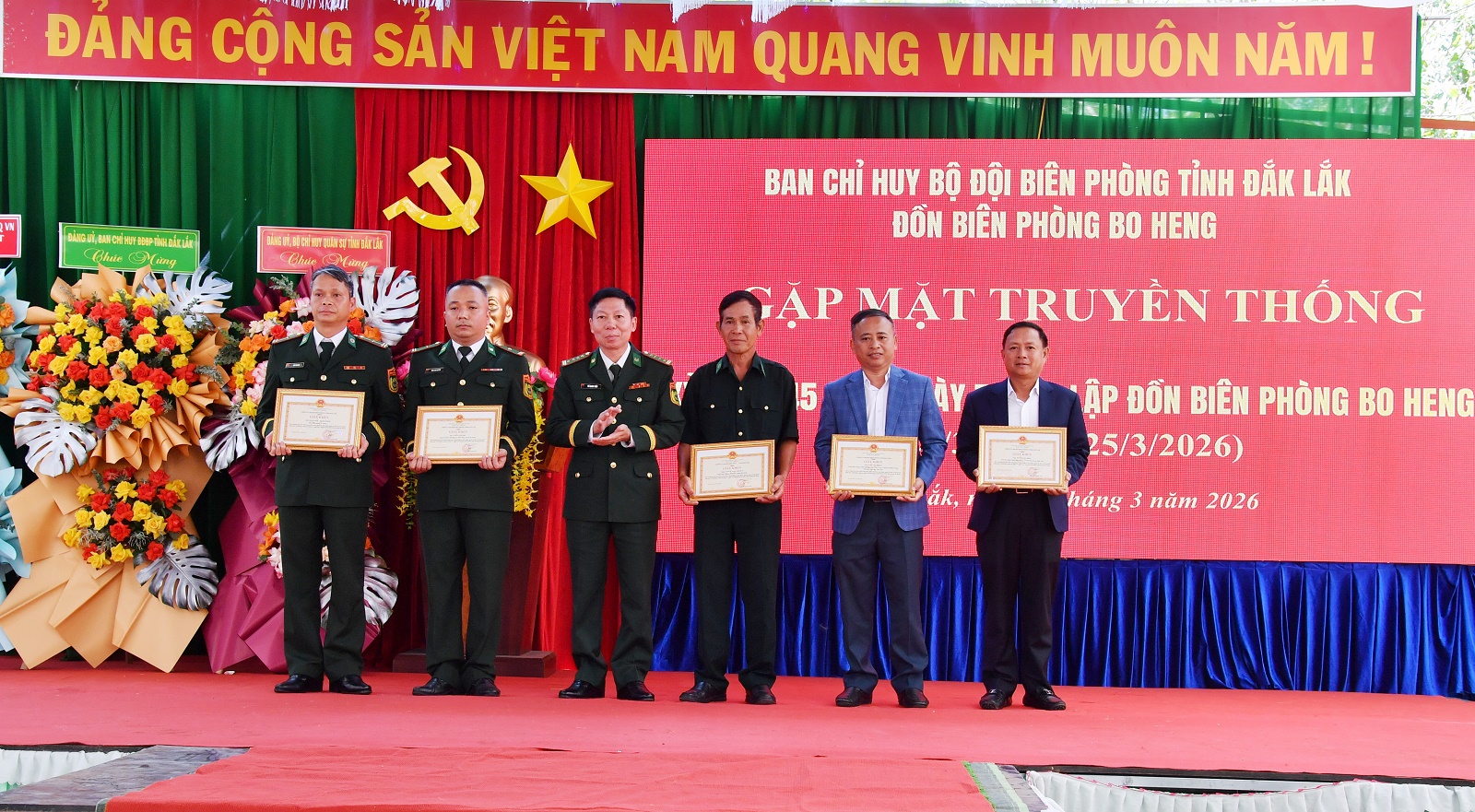 Đồn Biên phòng Bo Heng gặp mặt kỷ niệm 45 năm Ngày thành lập