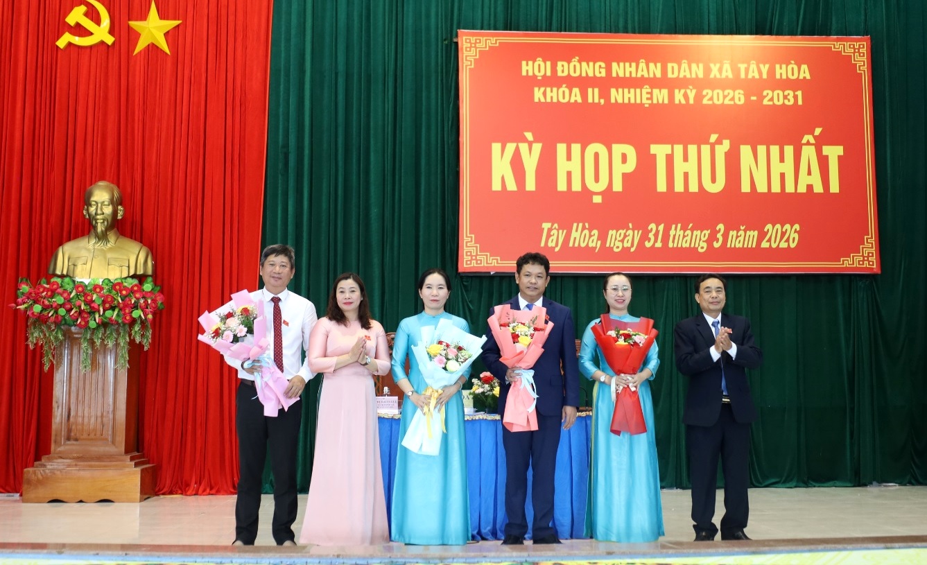 HĐND xã Tây Hòa tổ chức kỳ họp thứ nhất, kiện toàn các chức danh chủ chốt