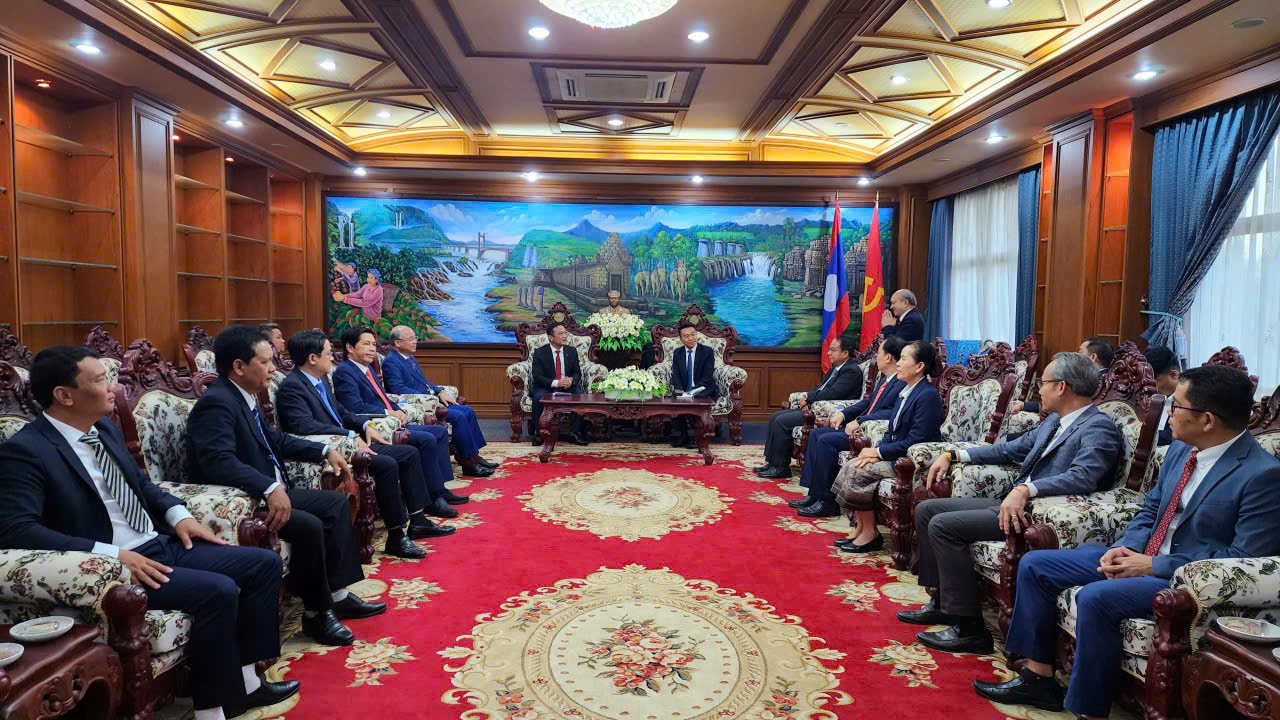 Thường trực Tỉnh ủy Đắk Lắk thăm và chúc Tết cổ truyền Bunpimay tại tỉnh Champasak (Lào)