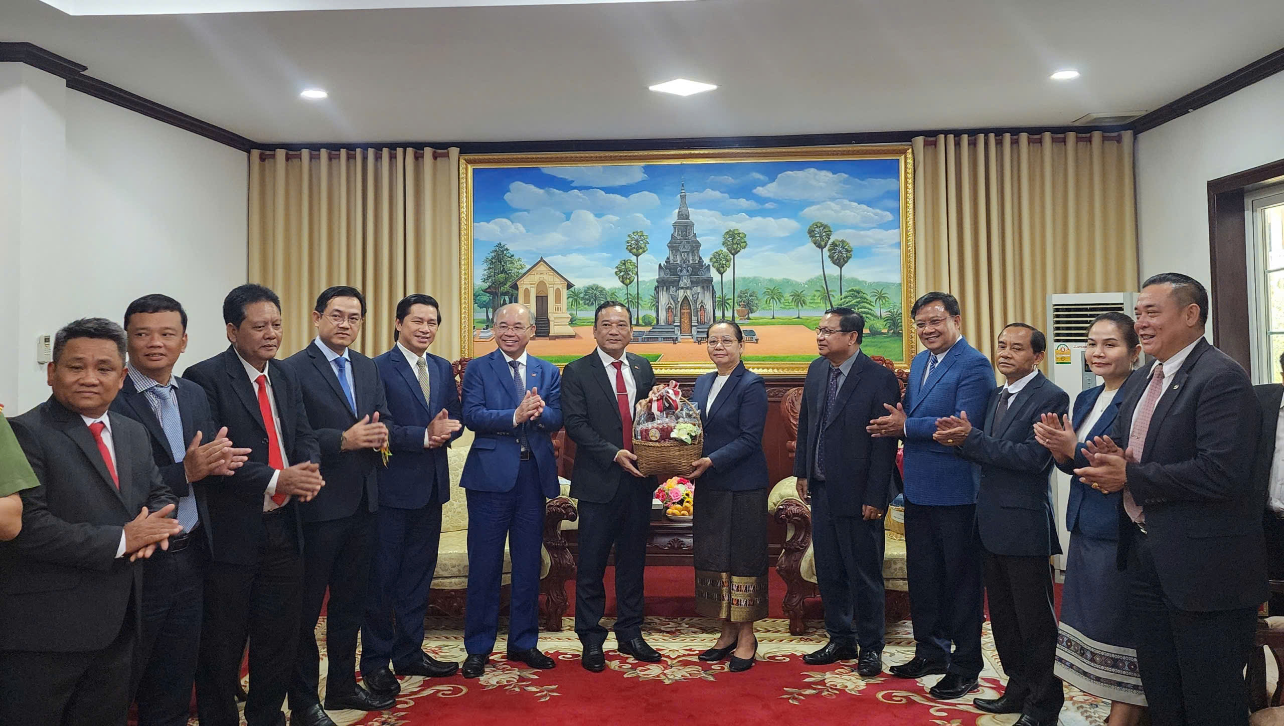 Thắt chặt tình hữu nghị đặc biệt giữa hai tỉnh Đắk Lắk và Savannakhet (Lào)