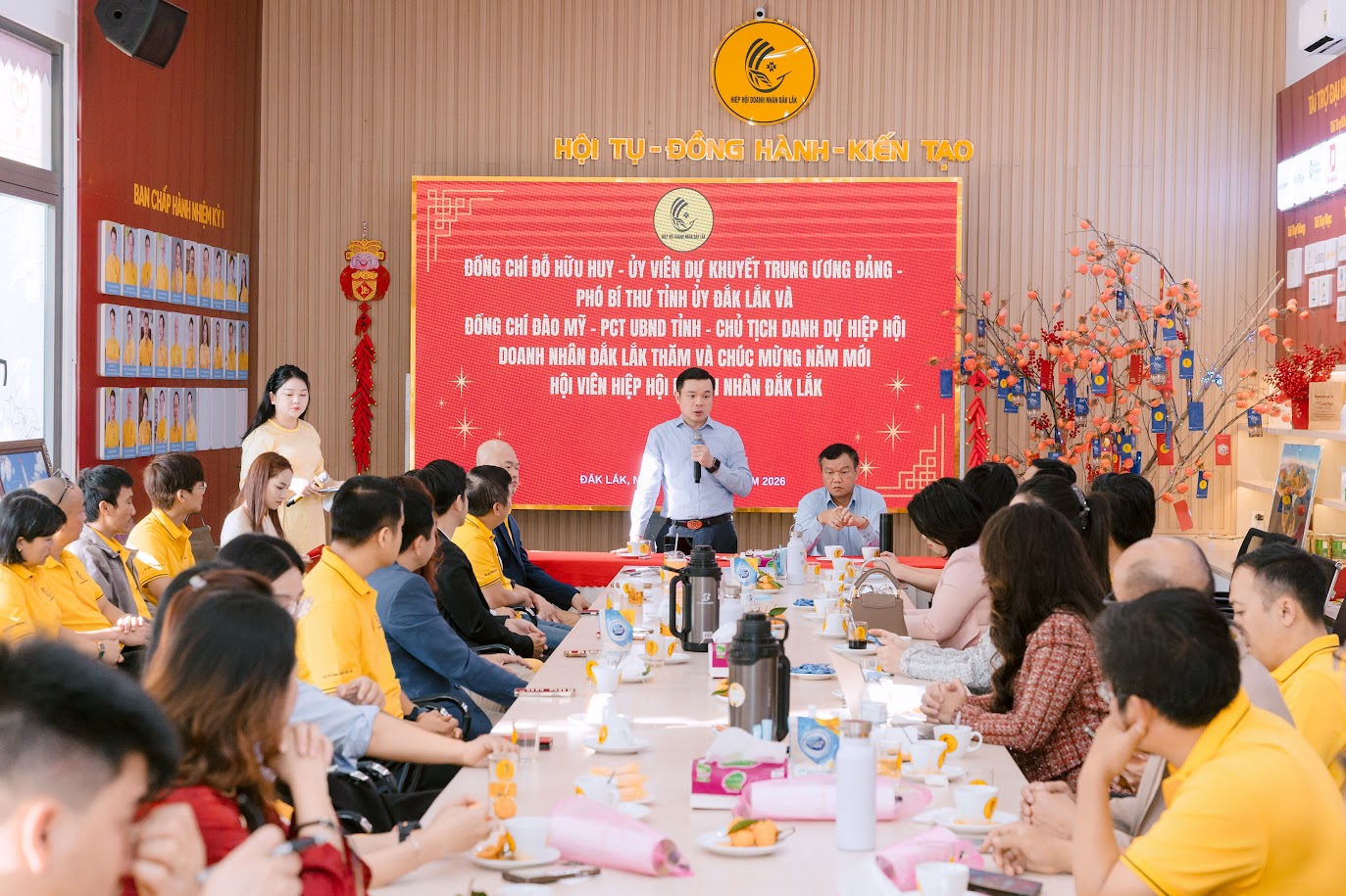 Đề xuất tổ chức Chương trình “Cà phê doanh nhân” định kỳ hàng tháng