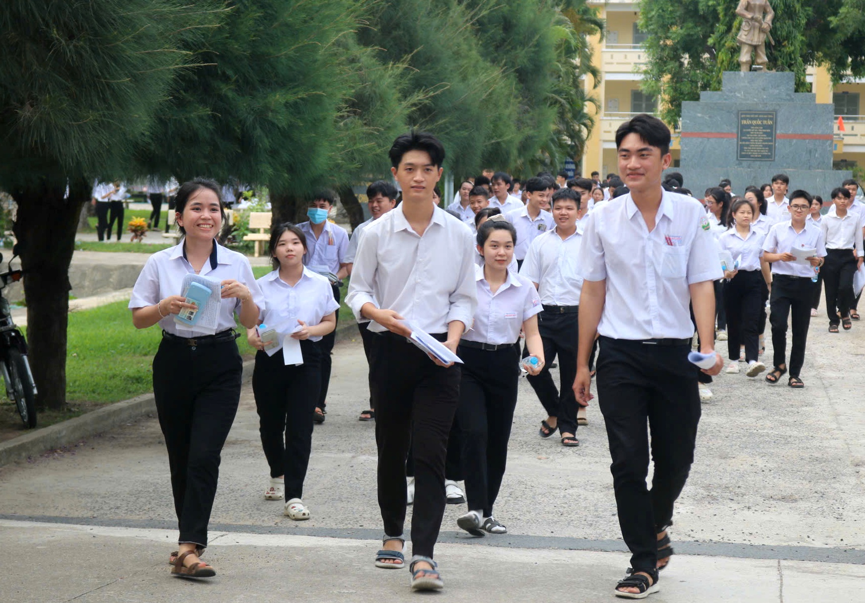 Đề thi môn Toán tốt nghiệp THPT năm 2026: Nhiều thí sinh tự tin đạt điểm khá