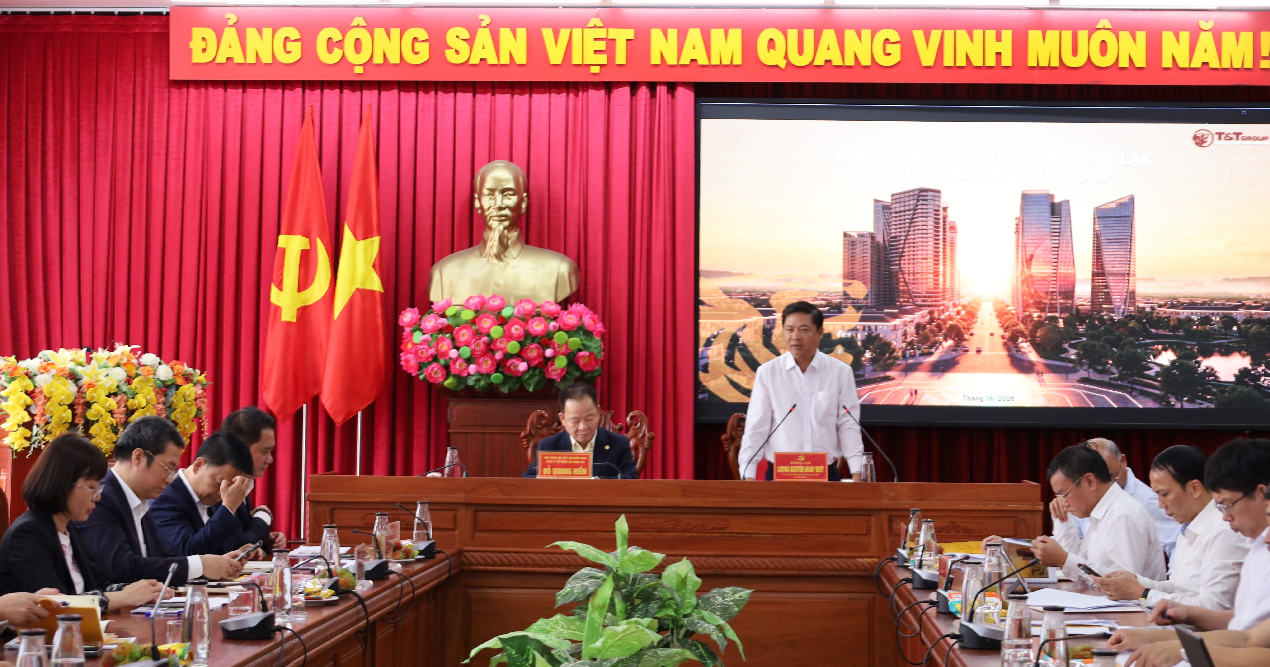 Bí thư Tỉnh ủy Lương Nguyễn Minh Triết: Áp dụng cơ chế "luồng xanh" để đẩy nhanh thủ tục các dự án năng lượng, phát triển đô thị của Tập đoàn T&T