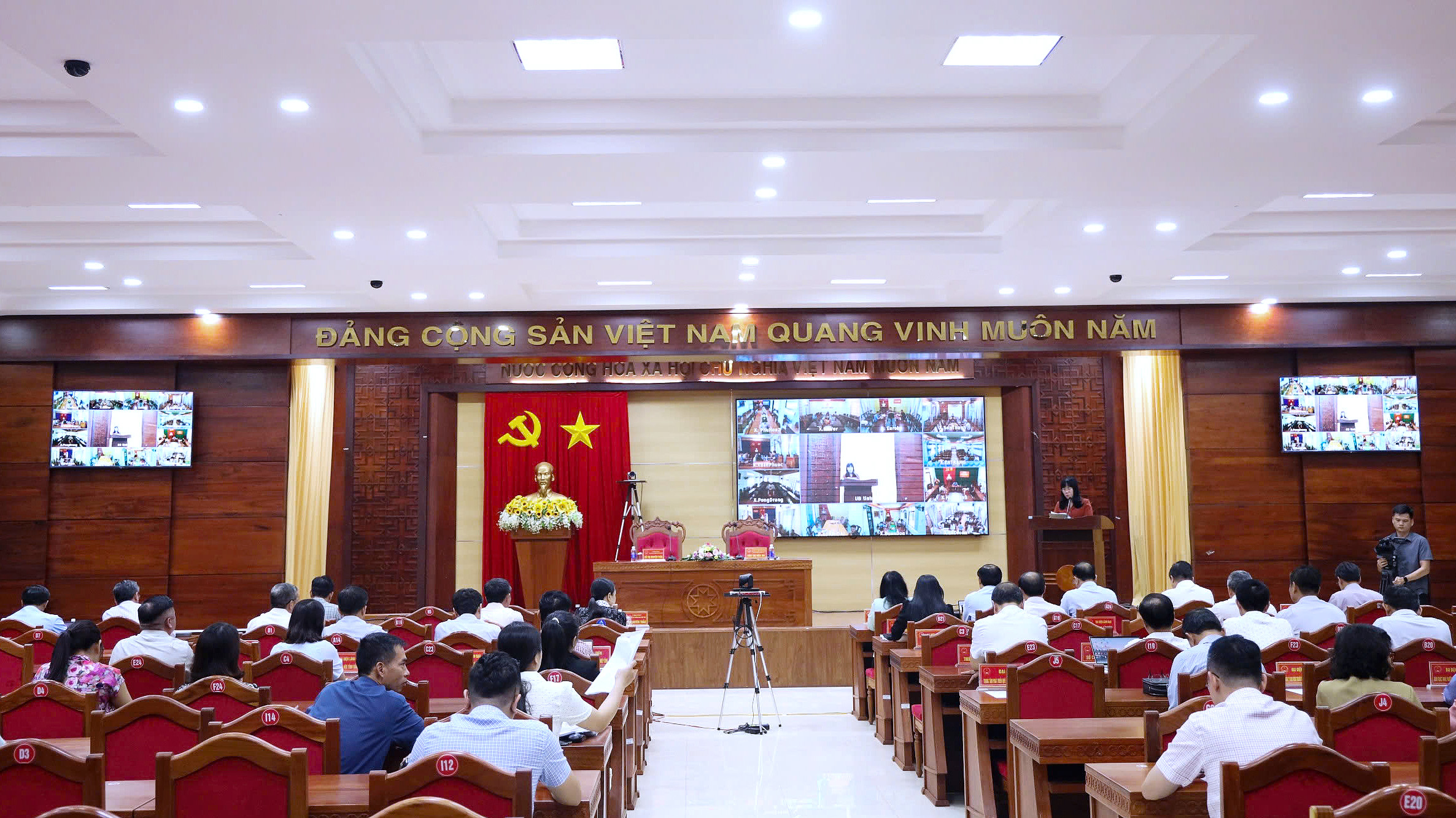 Nâng cao hiệu quả cải cách hành chính, cải thiện môi trường đầu tư kinh doanh