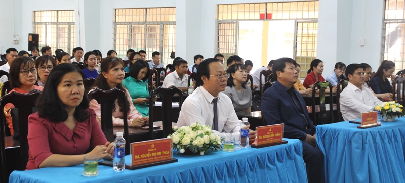 Khai giảng 2 lớp trung cấp lý luận chính trị cho 80 học viên