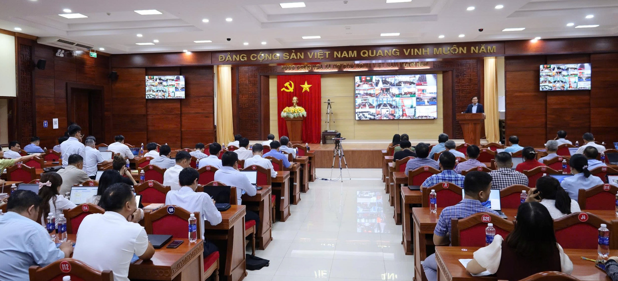 Tập huấn nâng cao năng lực số và ứng dụng trí tuệ nhân tạo AI trong hoạt động công vụ
