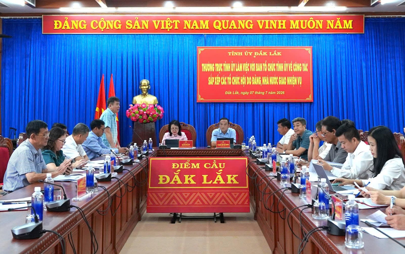Thường trực Tỉnh ủy Đắk Lắk làm việc với Ban Tổ chức Tỉnh ủy về sắp xếp các tổ chức hội quần chúng