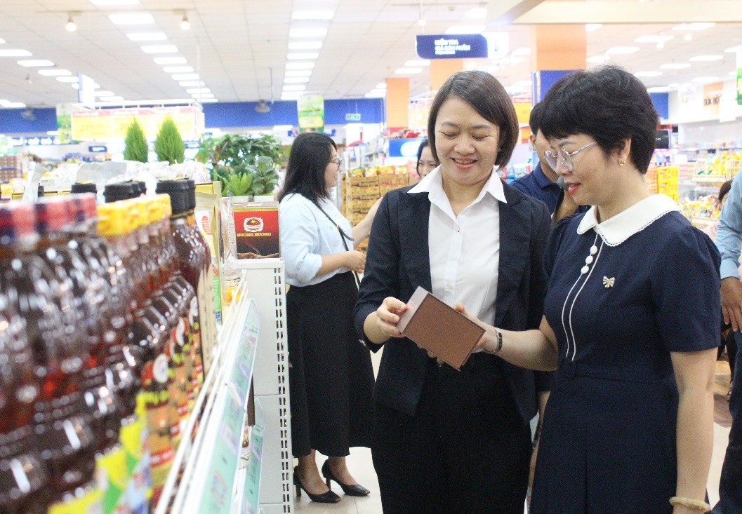 Tiếp tục triển khai Điểm trưng bày, nhận diện hàng Việt Nam
