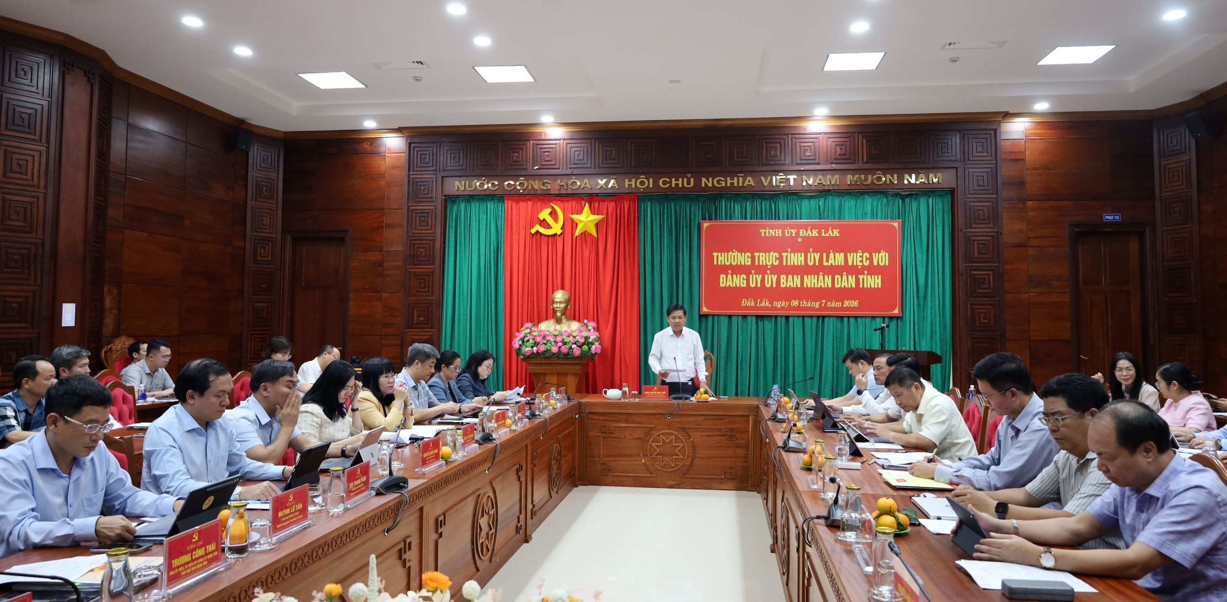 Bí thư Tỉnh ủy Lương Nguyễn Minh Triết: Đảng ủy UBND tỉnh cần đổi mới mạnh mẽ tư duy, chuyển từ quản lý sang kiến tạo phát triển