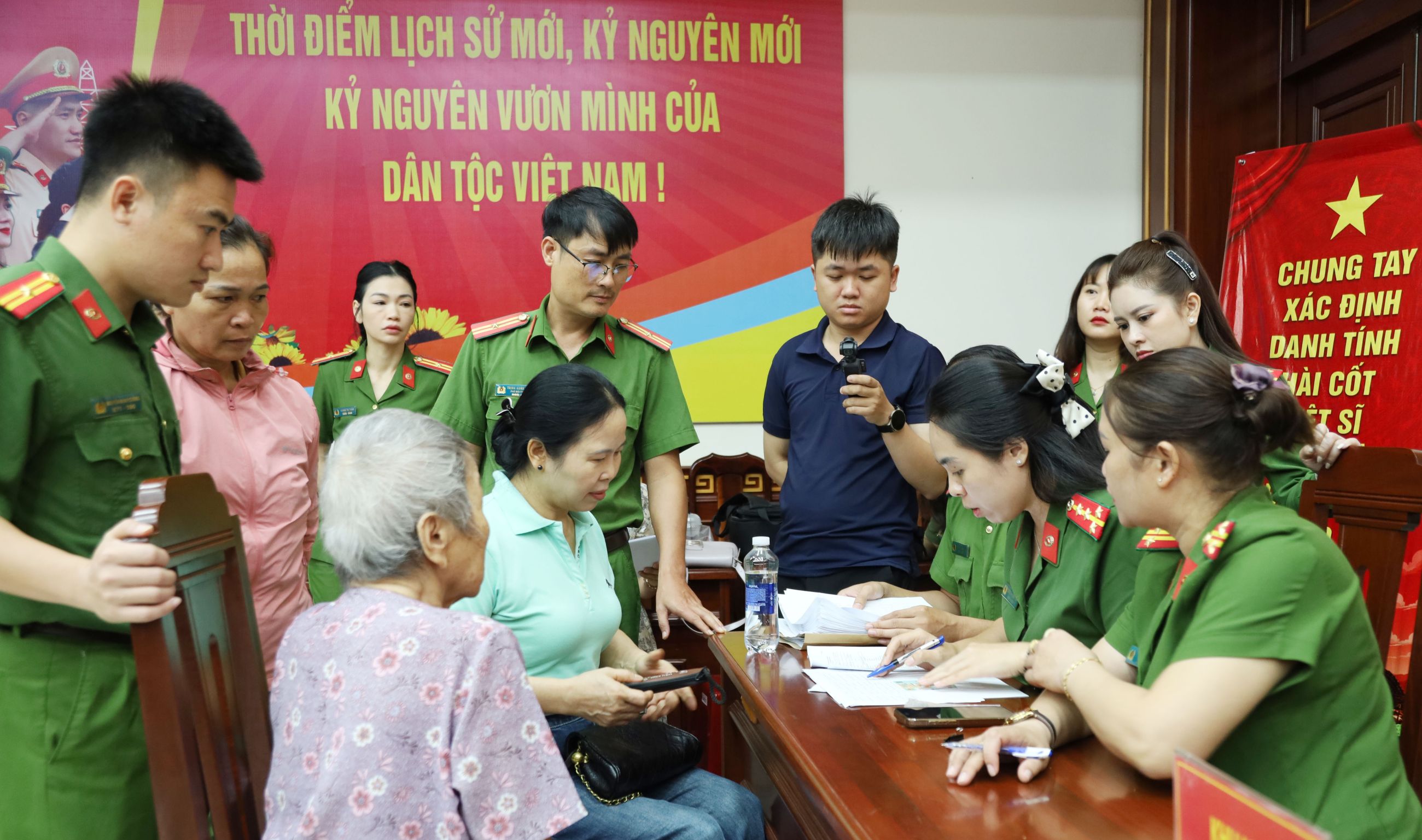 Thu nhận mẫu ADN của thân nhân liệt sĩ chưa xác định được danh tính trên địa bàn tỉnh Đắk Lắk