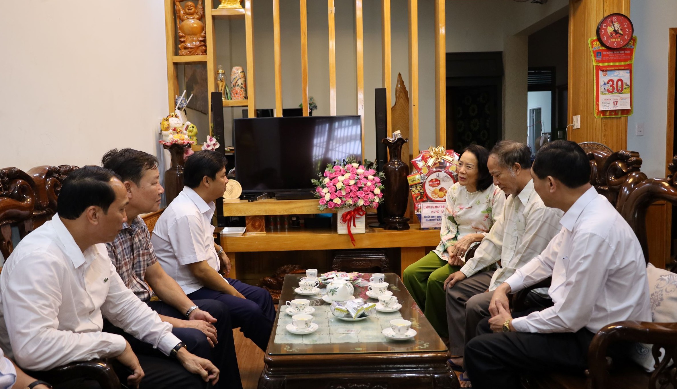 Bí thư Tỉnh ủy Lương Nguyễn Minh Triết thăm, tặng quà các thương binh