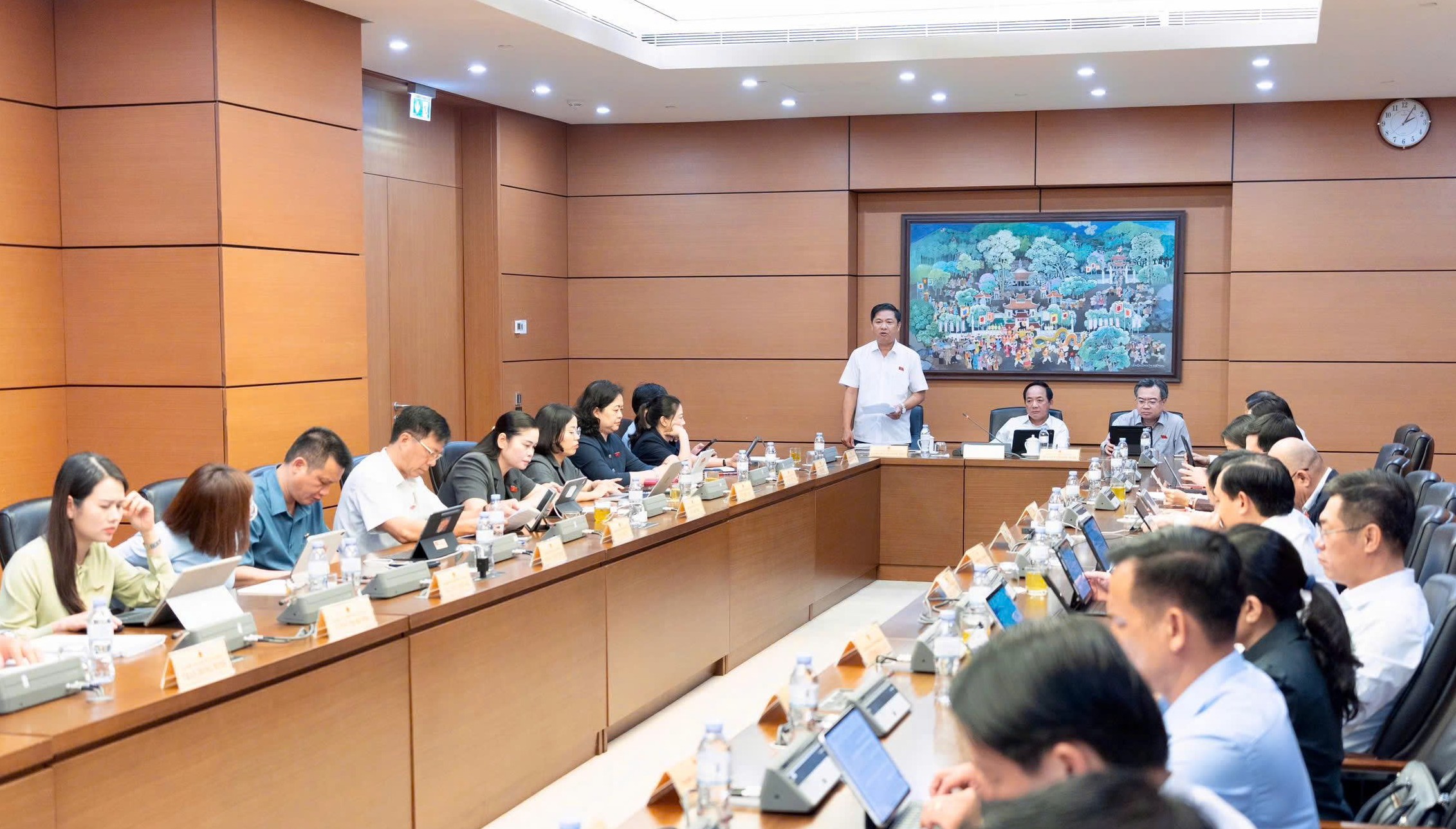 Đoàn đại biểu Quốc hội tỉnh Đắk Lắk thảo luận tại tổ về công tác phòng, chống tội phạm