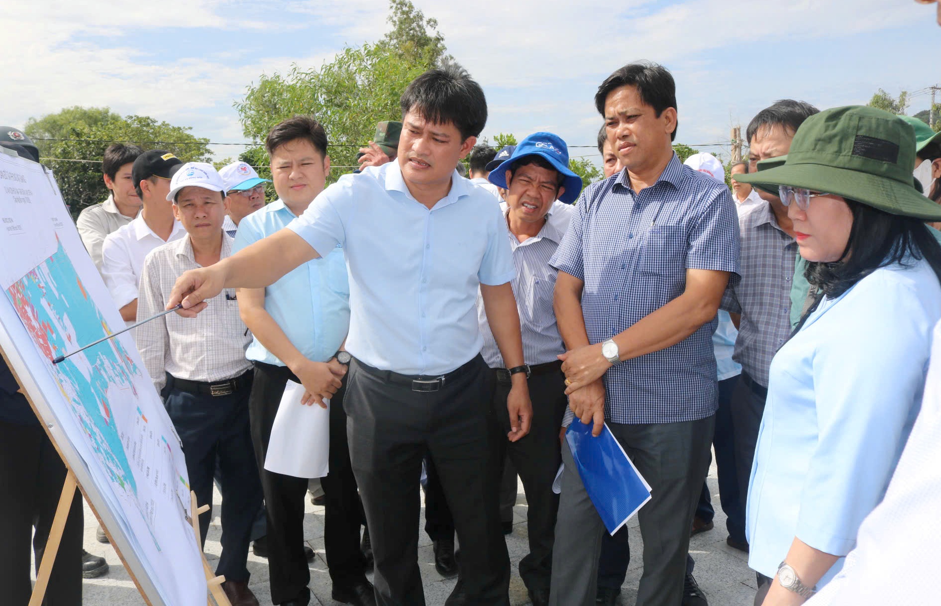 Đẩy nhanh tiến độ giải phóng mặt bằng các dự án trọng điểm