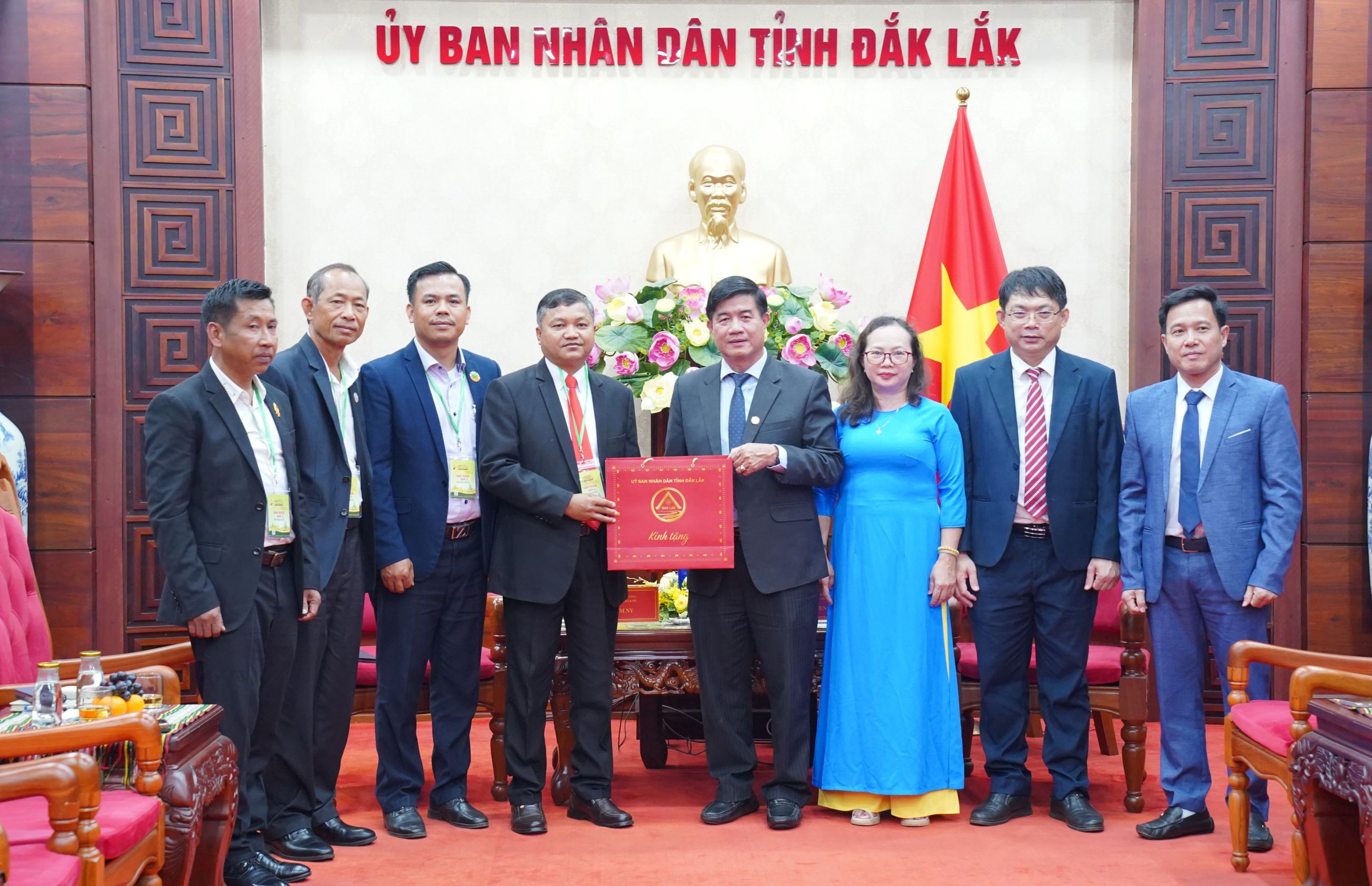 Lãnh đạo tỉnh Đắk Lắk chào xã giao Đoàn đại biểu tỉnh Mondulkiri tham dự Lễ hội Sầu riêng Đắk Lắk năm 2026