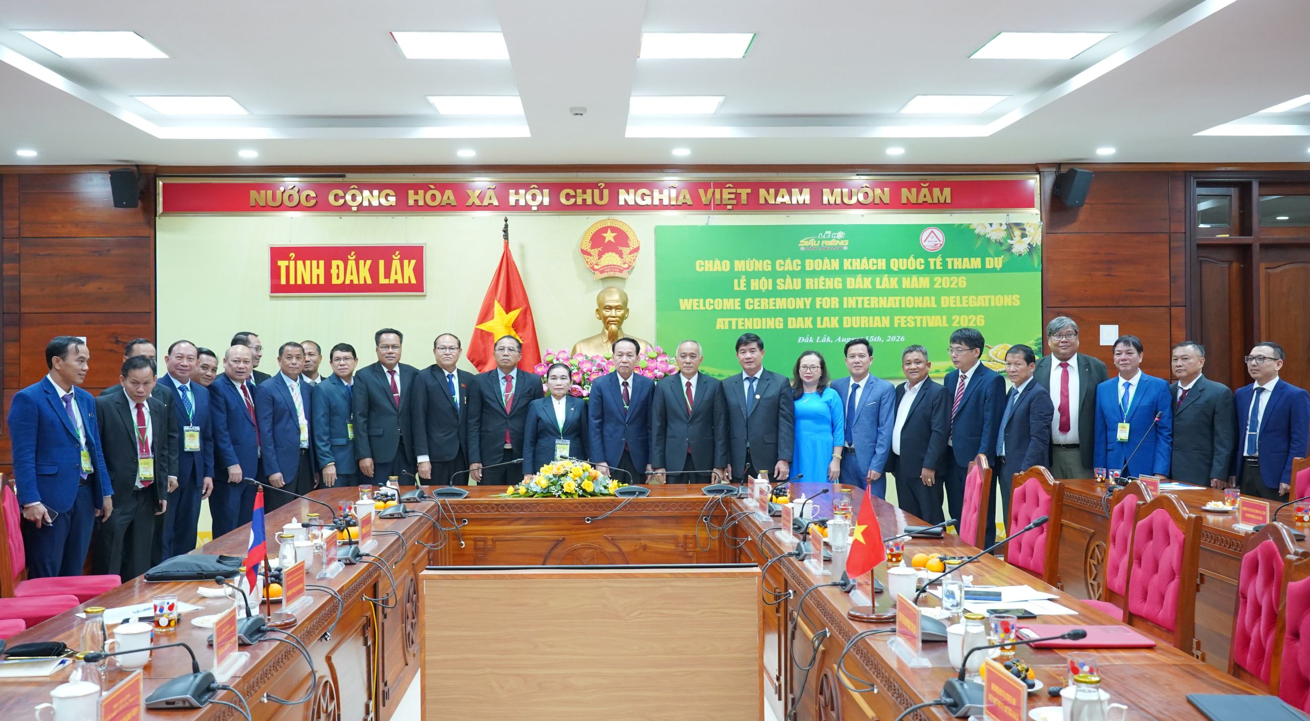 Lãnh đạo UBND tỉnh Đắk Lắk tiếp và chào xã giao Đoàn đại biểu 4 tỉnh Nam Lào đến tham dự Lễ hội Sầu riêng Đắk Lắk năm 2026