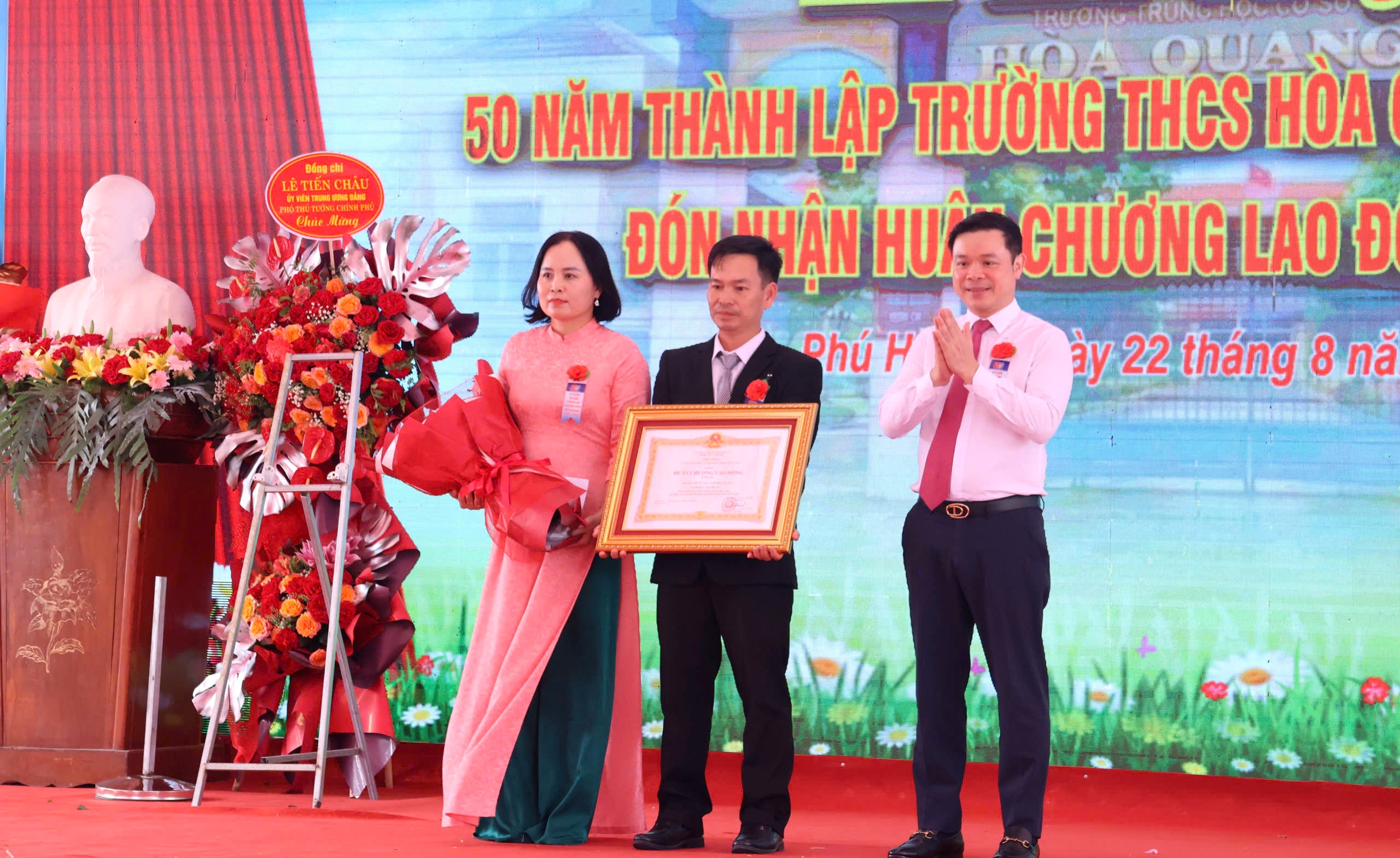 Trường THCS Hòa Quang kỷ niệm 50 năm thành lập, đón nhận Huân chương Lao động hạng Ba