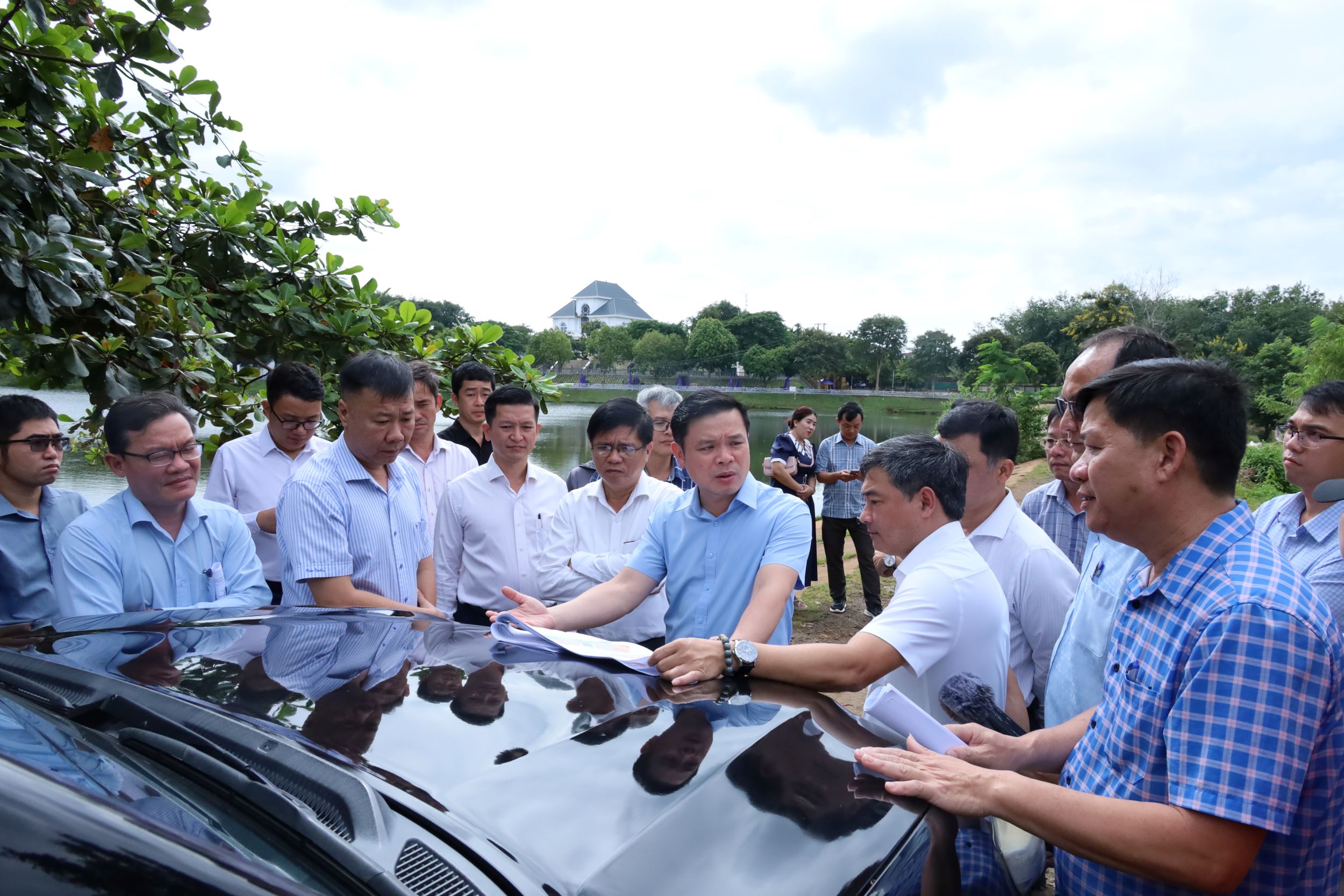 Chủ tịch UBND tỉnh Đỗ Hữu Huy yêu cầu tháo gỡ vướng mắc, đẩy nhanh đấu giá hai khu đất tại phường Tân An