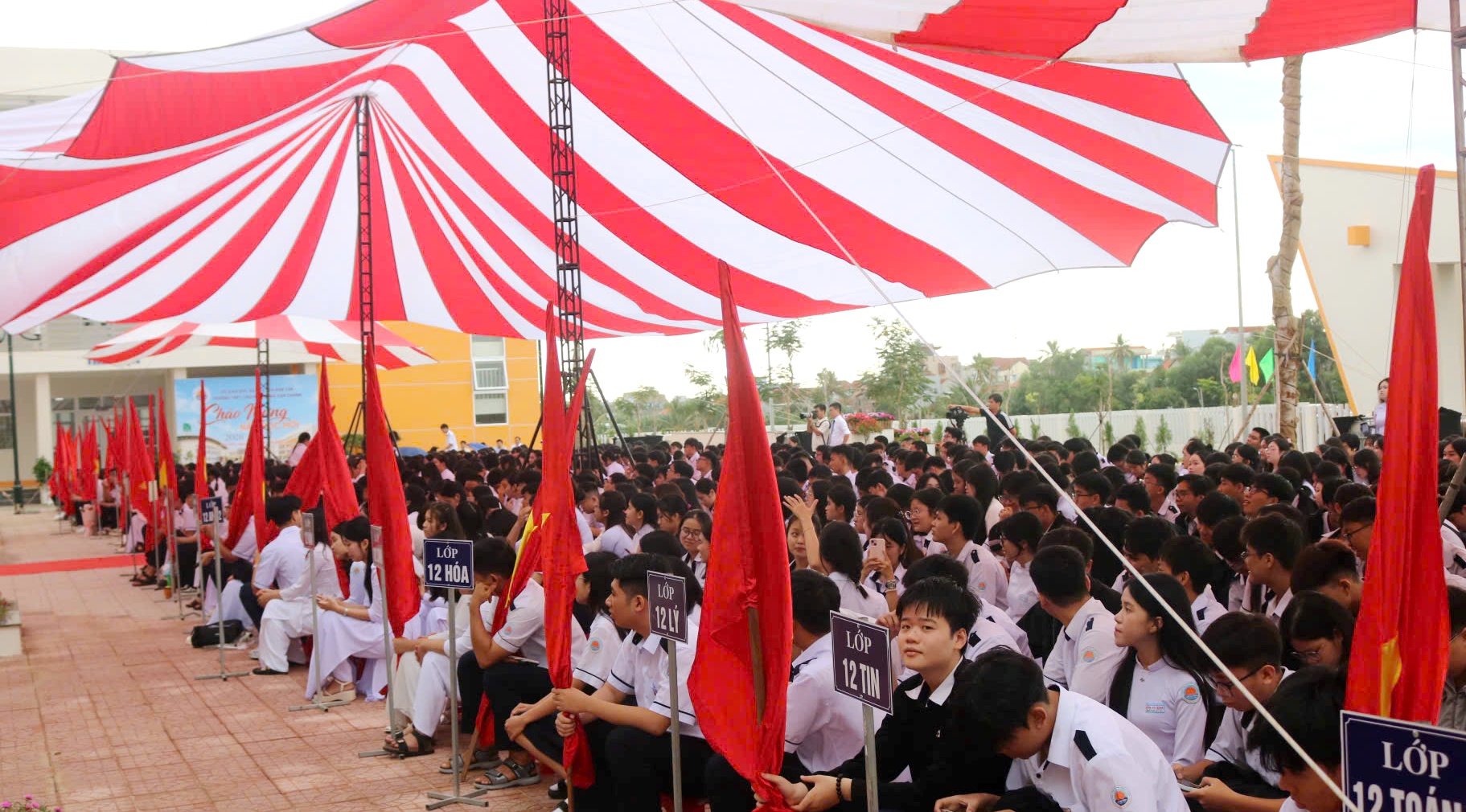 Trường THPT chuyên Lương Văn Chánh khai giảng năm học 2026 - 2027