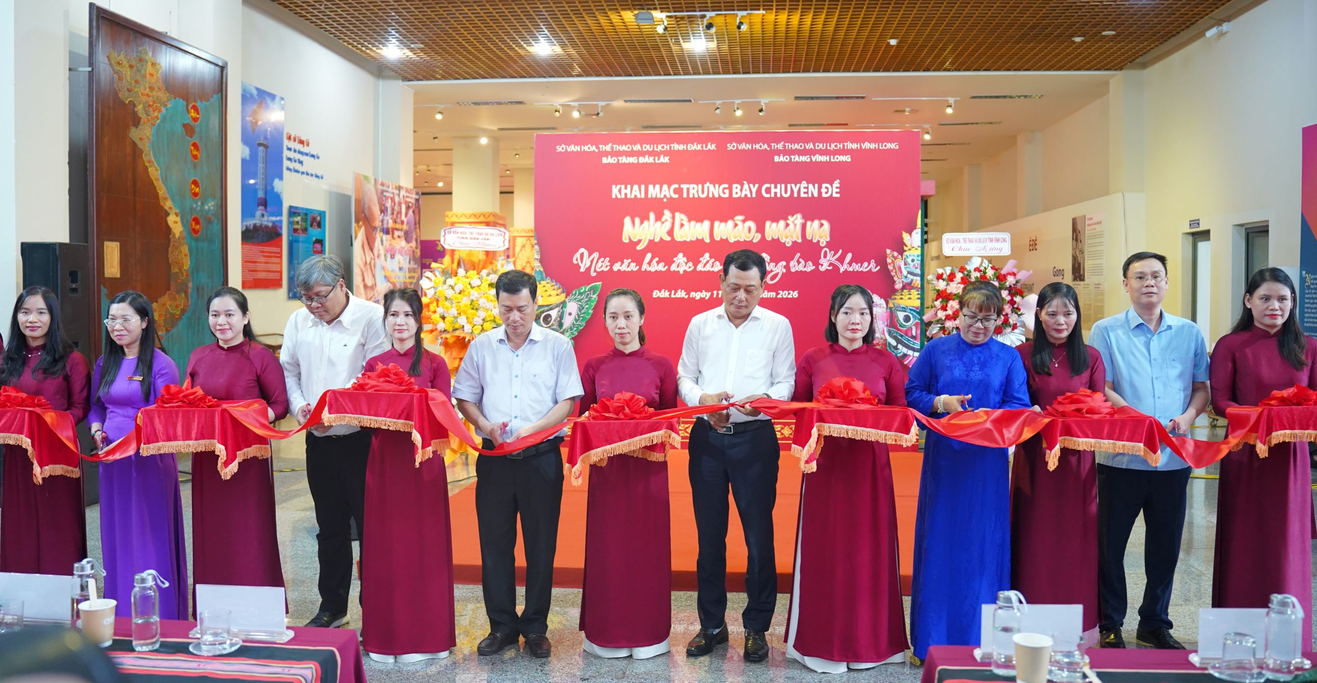 Khai mạc Trưng bày chuyên đề nghề làm mão, mặt nạ của đồng bào Khmer