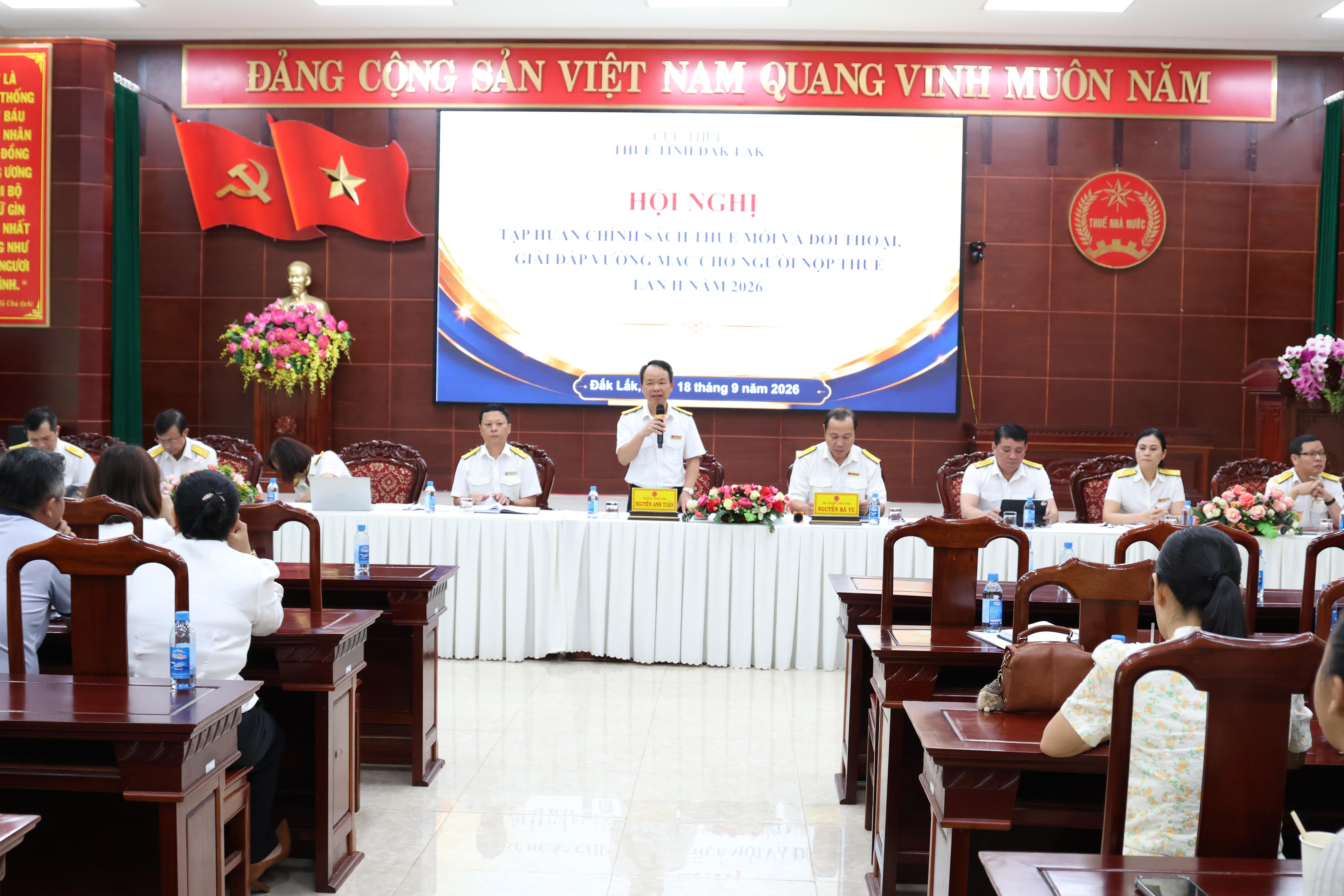 Thuế tỉnh Đắk Lắk tập huấn chính sách mới, đối thoại với người nộp thuế