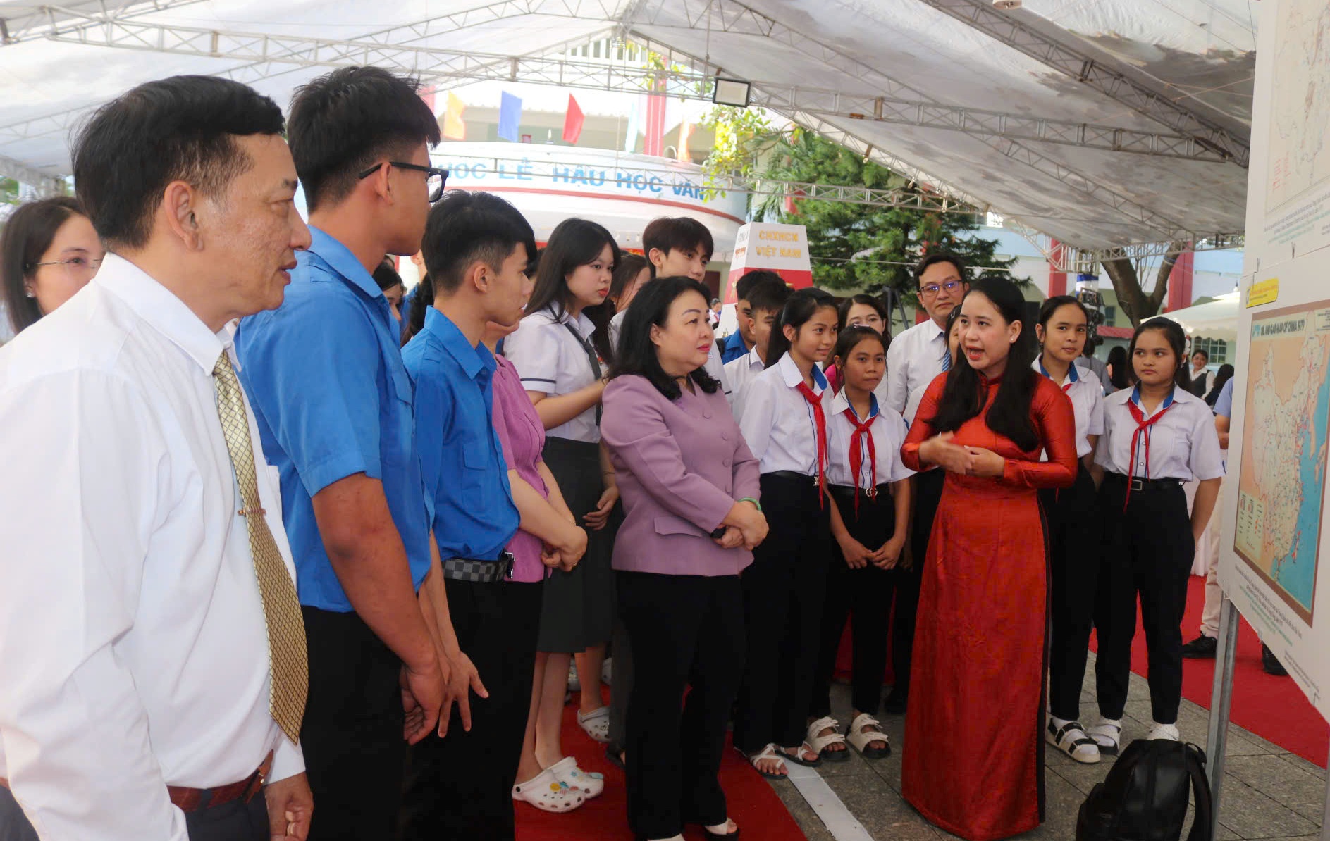 Hơn 3.000 lượt người tham quan triển lãm Hoàng Sa, Trường Sa