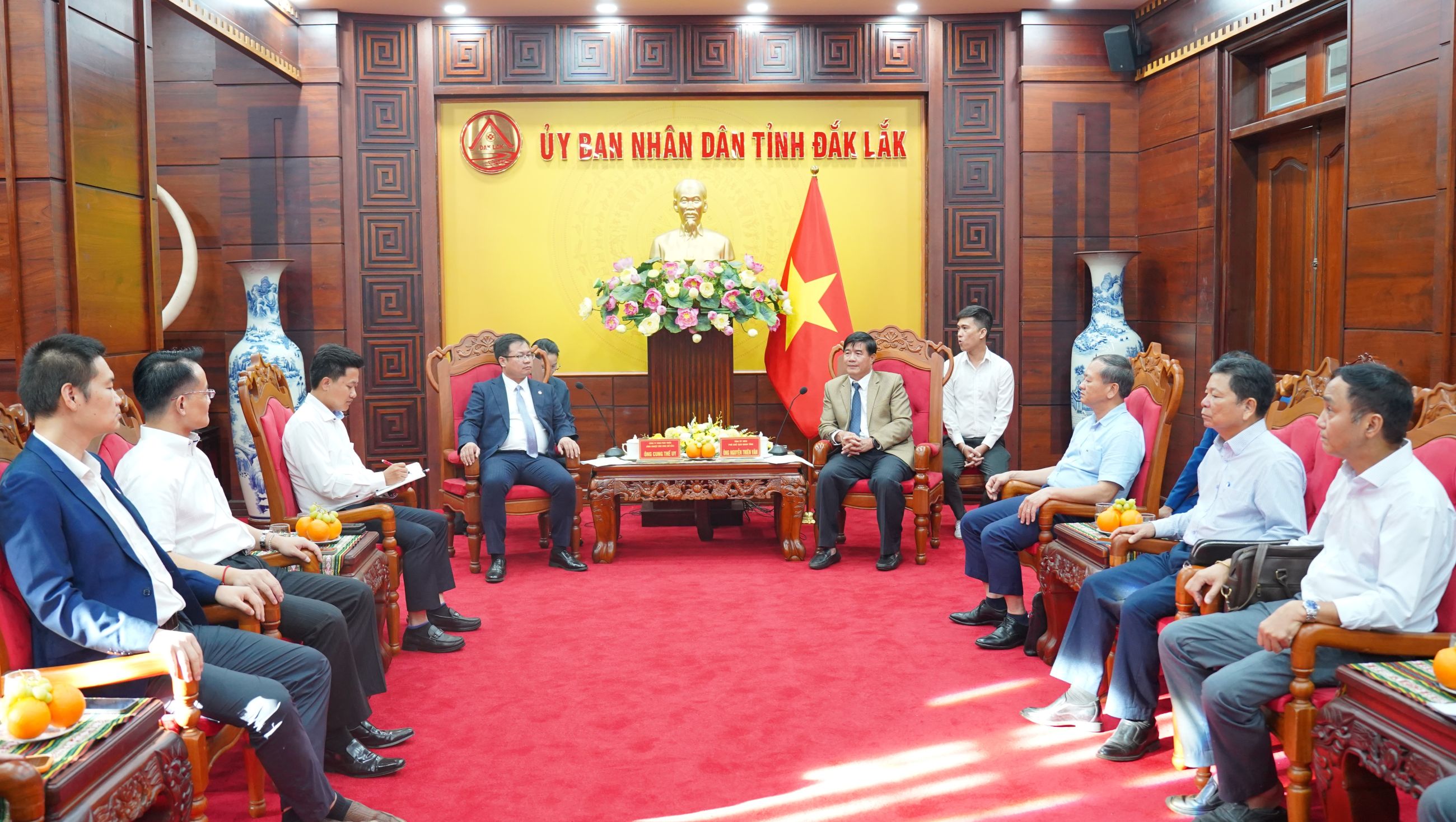 Phó Chủ tịch UBND tỉnh Đắk Lắk Nguyễn Thiên Văn làm việc với doanh nghiệp Trung Quốc về khảo sát đầu tư chuỗi cung ứng nông sản