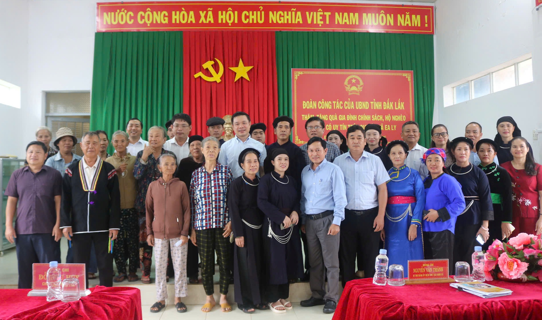 Chủ tịch UBND tỉnh Đỗ Hữu Huy làm việc tại xã Ea Ly