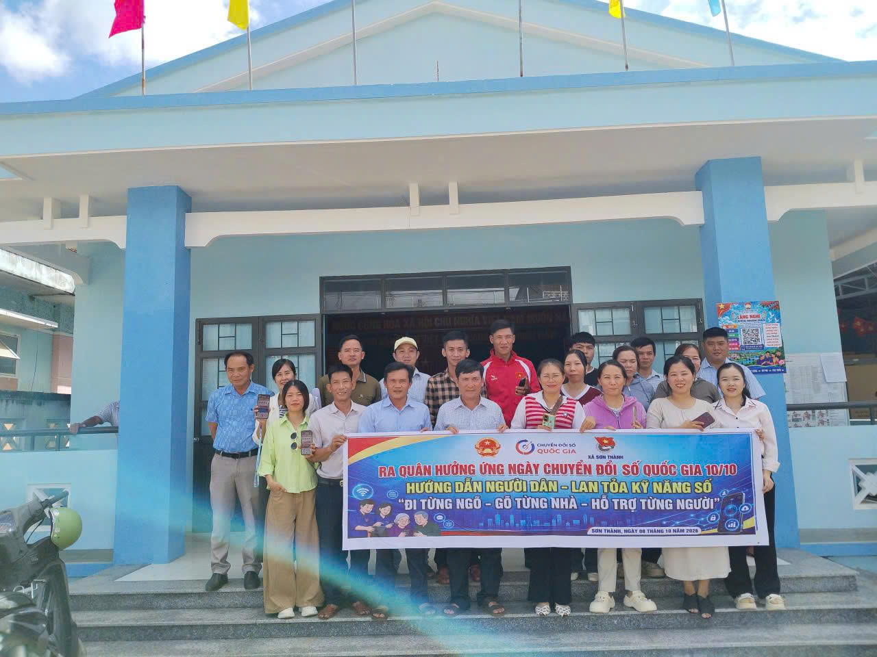 Xã Sơn Thành ra mắt các mô hình mẫu trong phong trào “Bình dân học vụ số”