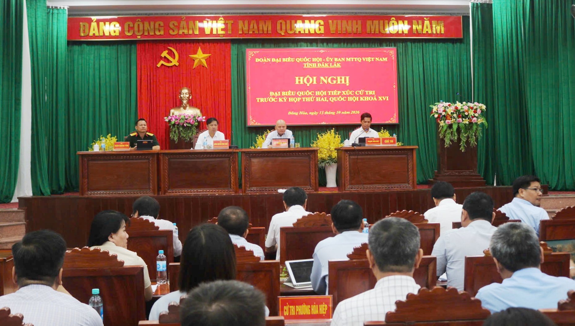 Cử tri kiến nghị tháo gỡ vướng mắc về đất đai, hạ tầng và an sinh xã hội