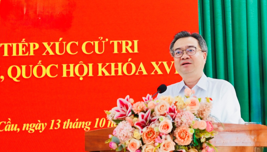 Trưởng ban Chính sách, chiến lược Trung ương Nguyễn Thanh Nghị tiếp xúc cử tri tại phường Sông Cầu