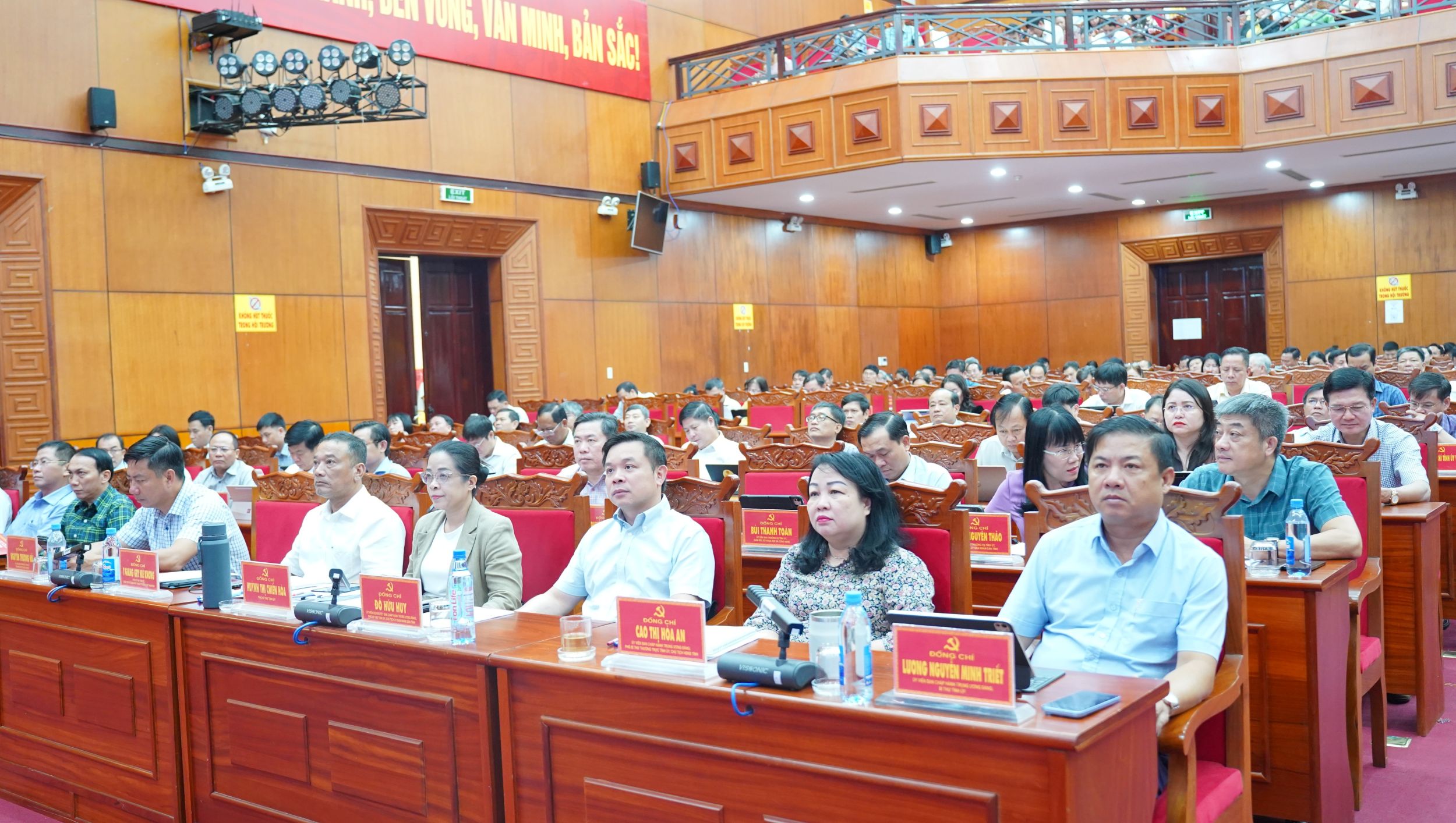 Nghiên cứu, học tập, quán triệt và triển khai thực hiện Nghị quyết Hội nghị lần thứ Tư Ban Chấp hành Trung ương Đảng khóa XIV