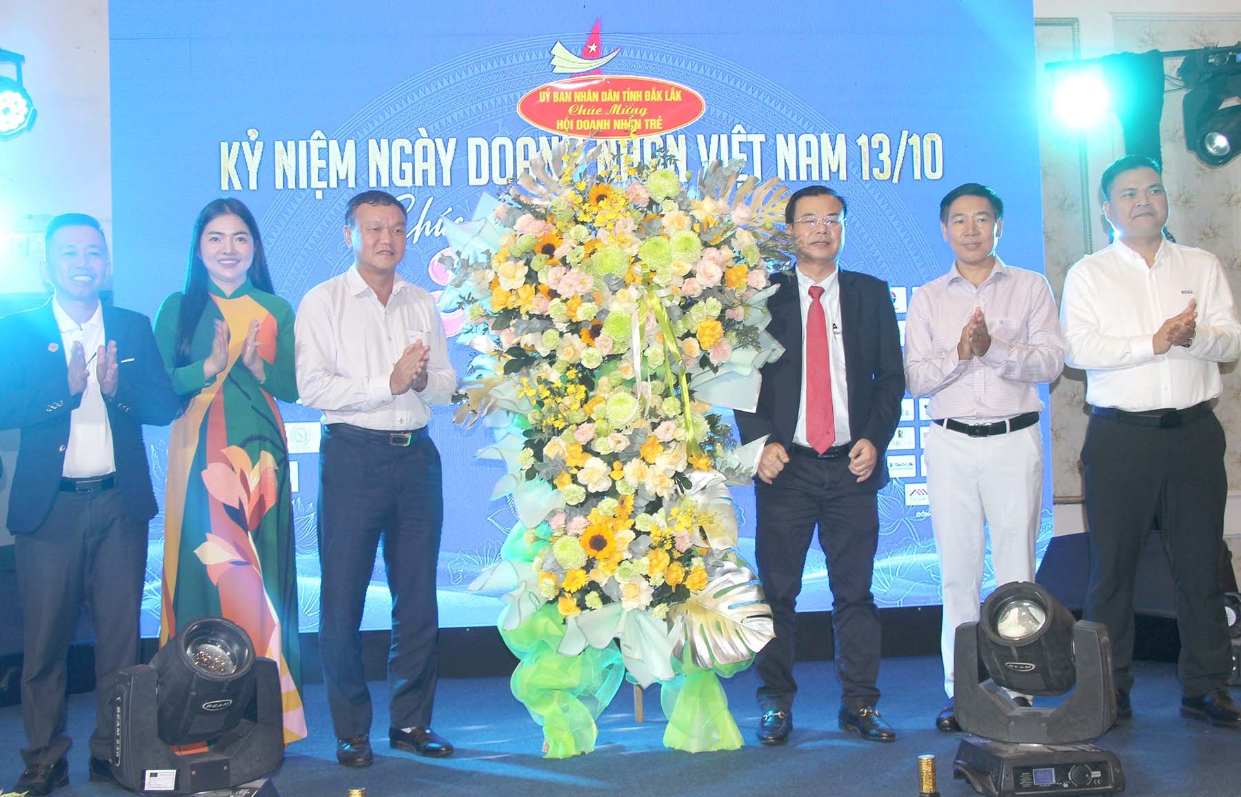 Hội Doanh nhân trẻ tỉnh tôn vinh các tập thể, cá nhân tiêu biểu