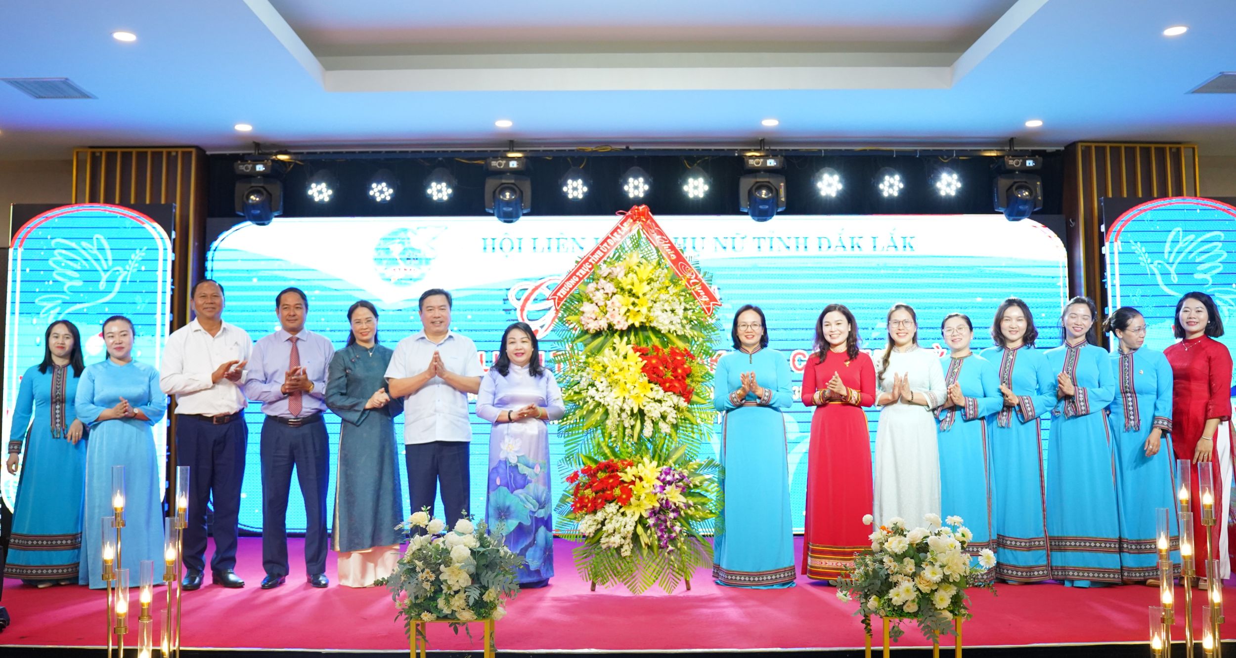 Gặp mặt cán bộ Hội Liên hiệp Phụ nữ tỉnh Đắk Lắk qua các thời kỳ