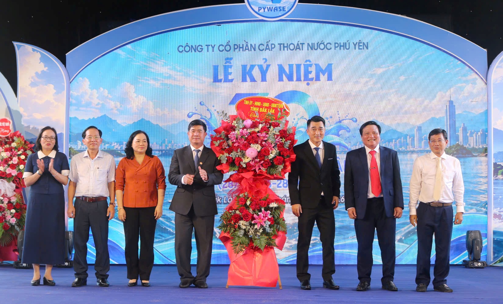 Công ty Cổ phần Cấp thoát nước Phú Yên kỷ niệm 30 năm thành lập