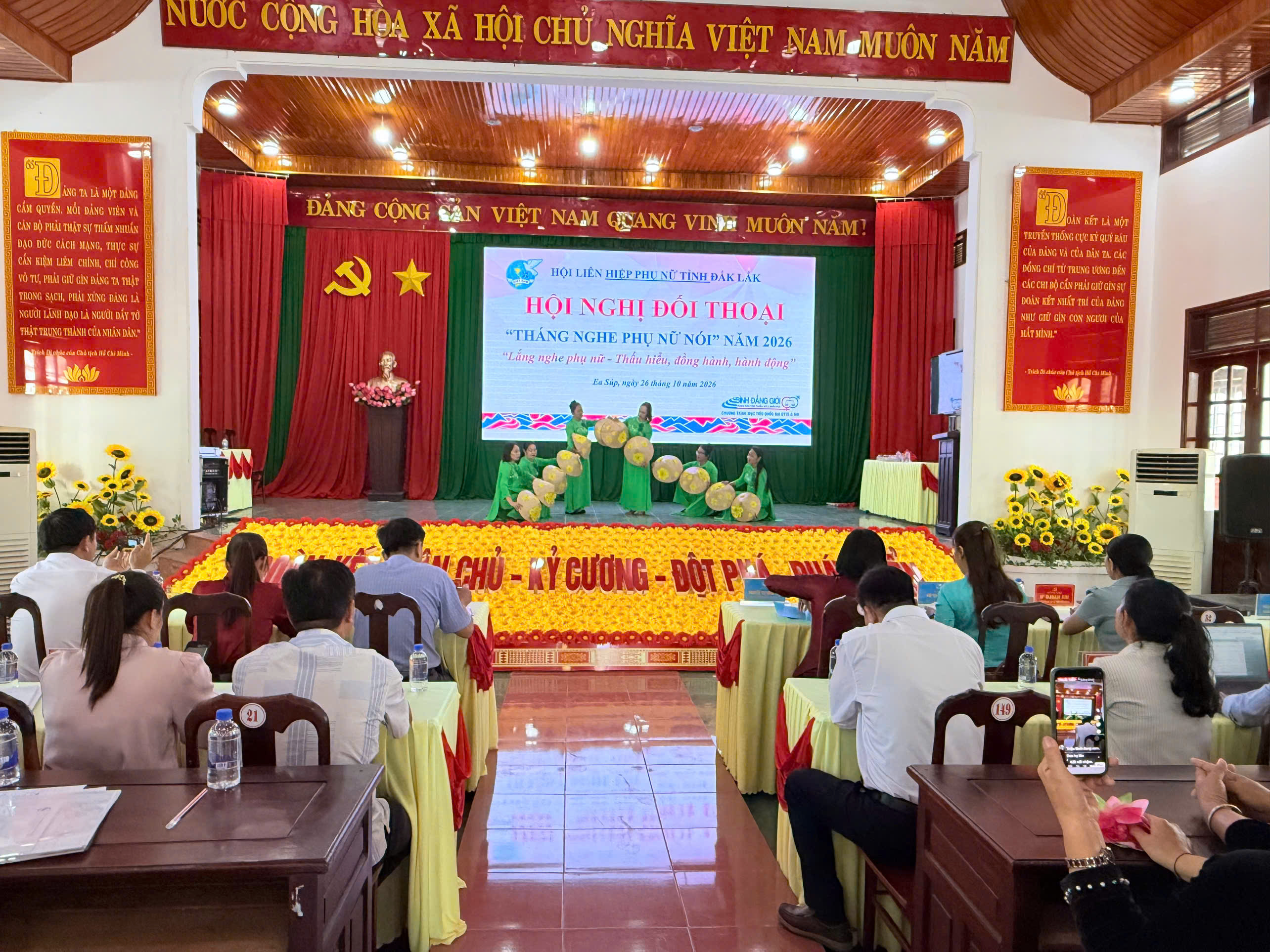 Lắng nghe tiếng nói từ cơ sở, tháo gỡ khó khăn cho phụ nữ