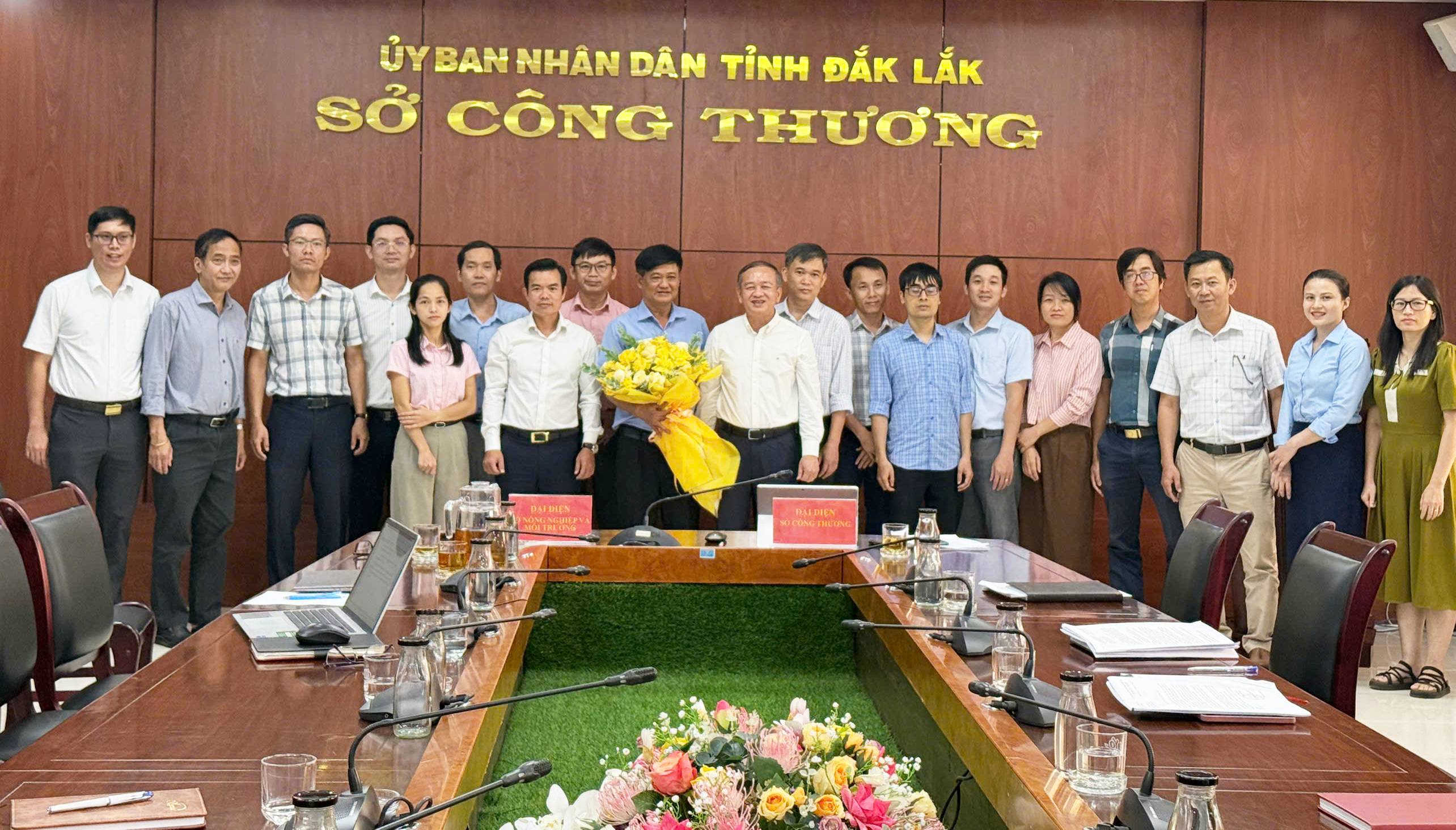 Bàn giao nhiệm vụ quản lý nhà nước lĩnh vực địa chất và khoáng sản về Sở Công Thương