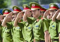 Trợ cấp khó khăn đột xuất cho thân nhân chiến sĩ công an