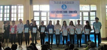 Nhiều hoạt động thiết thực kỷ niệm ngày truyền thống học sinh, sinh viên (9/01)