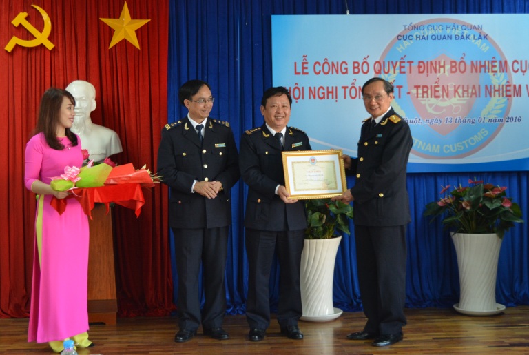 Cục Hải quan Đắk Lắk triển khai nhiệm vụ năm 2016 và Công bố Quyết định bổ nhiệm Cục trưởng.